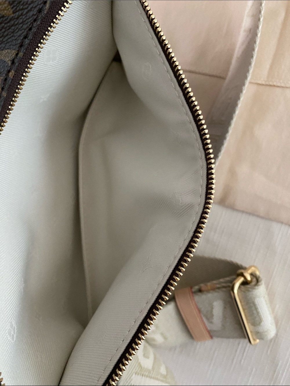 Louis Vuitton High Rise Bumbag - Picture 15 of 16